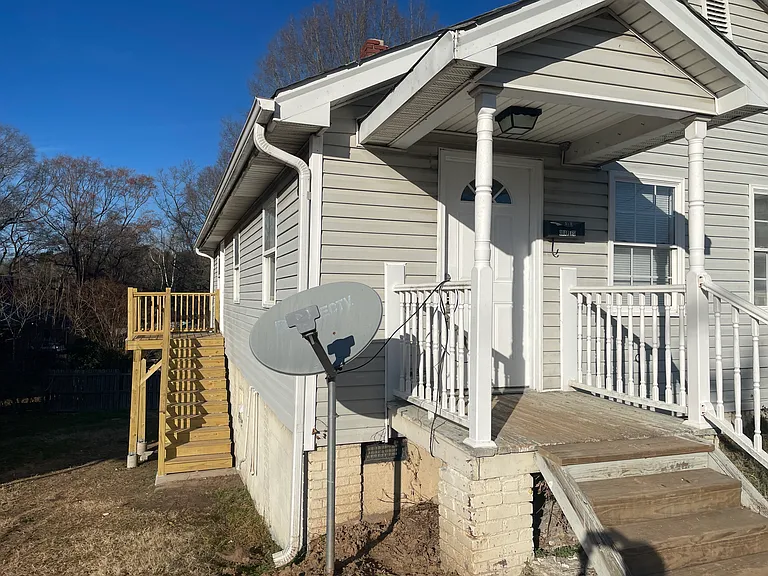 404 Macon St #B — Photo 15