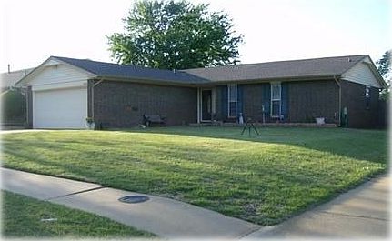 1st image of 909 E Hills Dr