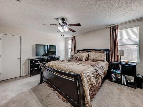 4th image of 709 Tuscany Trl