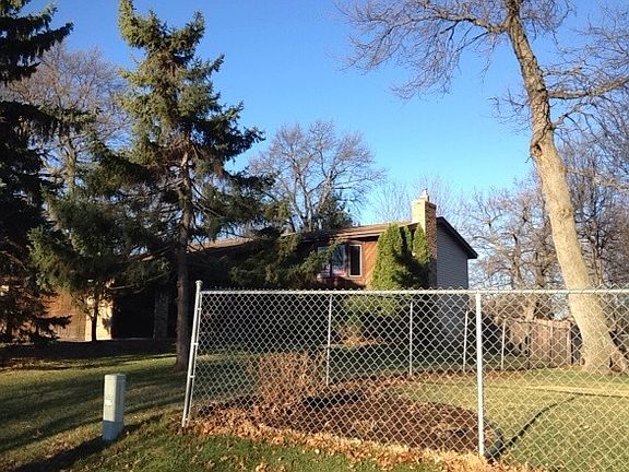 2nd image of 10542 Pierce St NE