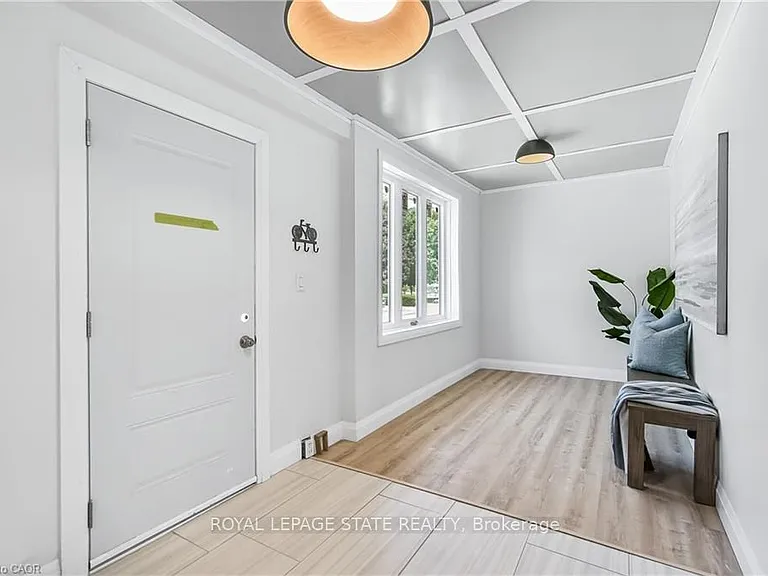 10 Comet Ave #1 — Photo 2