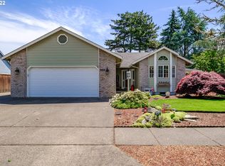 399 N 72nd Pl, Springfield, OR 97478