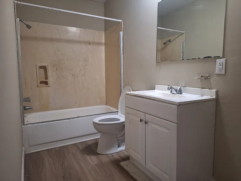 49 Hillcrest Dr #4 — Photo 6