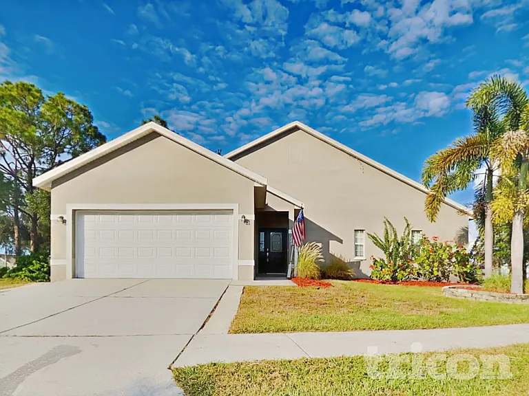 229 Lookout Dr — Photo 2