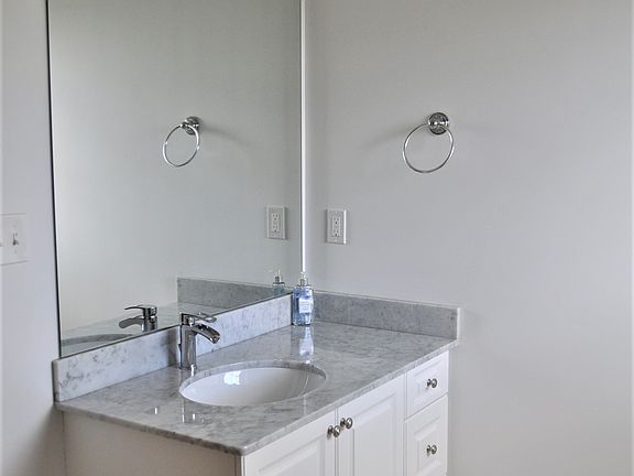 3rd image of 123 Terry Ln