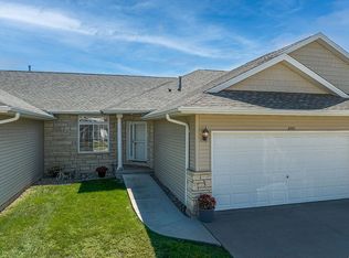 3642 Stoneview Cir SW, Cedar Rapids, IA 52404