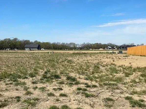331 N Woodstone St, Derby, KS 67037