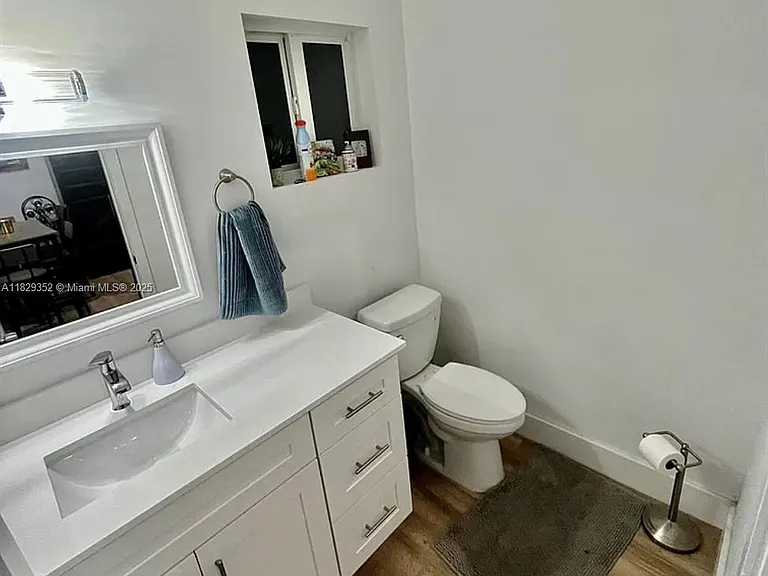 104 Poinciana Dr — Photo 12