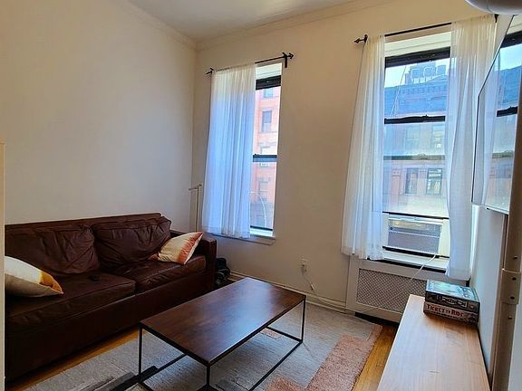 2nd image of 105 W 75th St APT 4