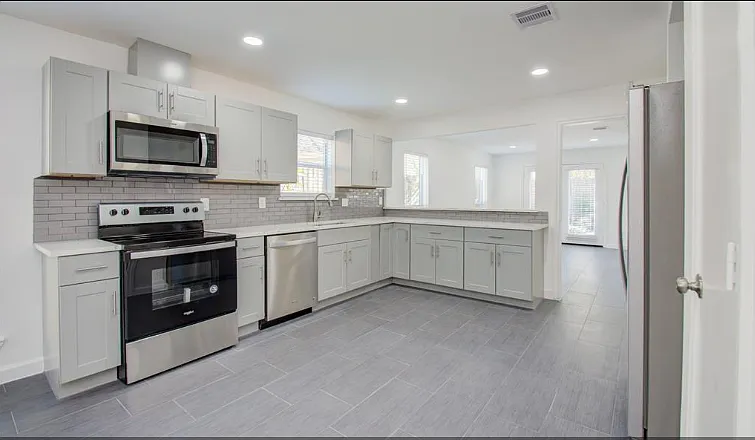 15623 Sandy Hill Dr — Photo 9
