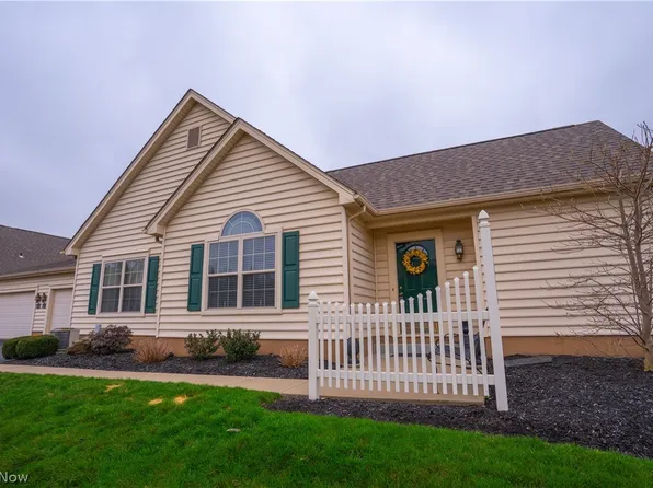 39 Village Ct, Columbiana, OH 44408