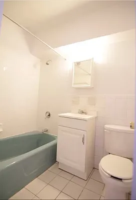 Rented by KNOCKKNOCK LLC | media 12