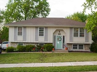 7008 NW Belvidere Pkwy, Kansas City, MO 64152