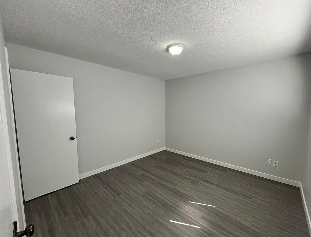 Building Photo - 3568 Handley Cres