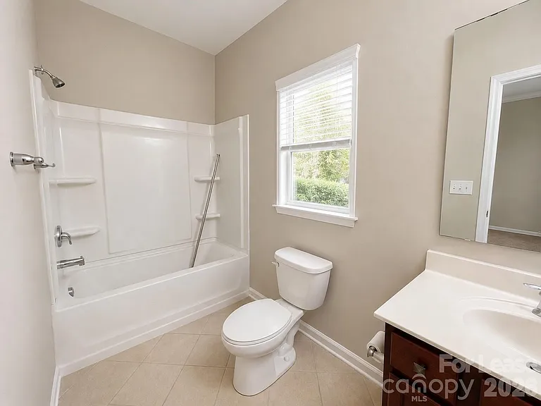 2025 Fuschia Ct — Photo 9