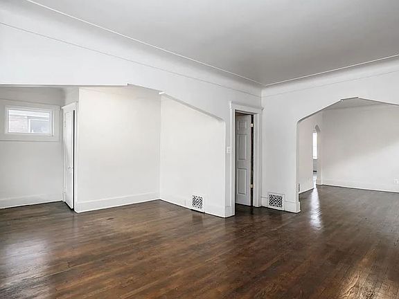 3rd image of 7356 Churchill Ave #2