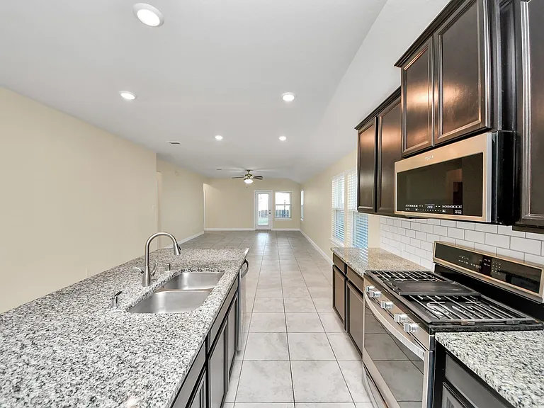 24654 Greenwood Bay Dr — Photo 7