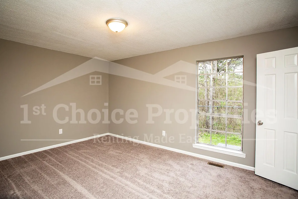 Building Photo - 1110 Croyden Cir