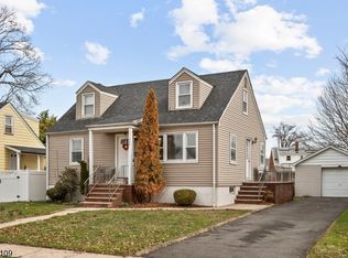 724 Walnut St, Linden City, NJ 07036