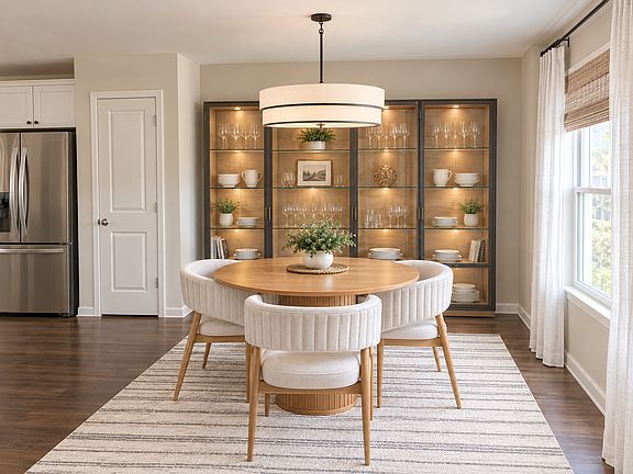 4th image of 302 Basin Ct