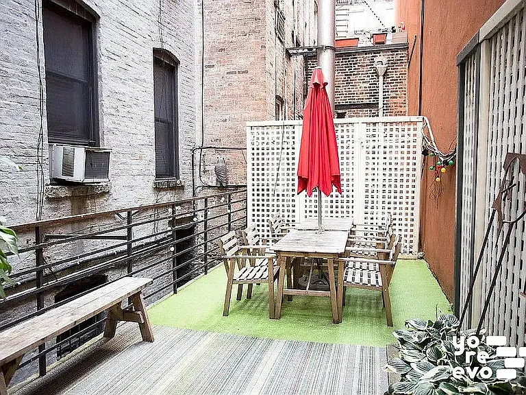 211 W 10th St #2B — Photo 9
