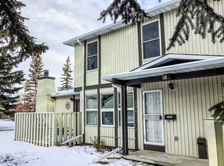 544 Blackthorn Rd NE #104, Calgary, AB T2K5J5