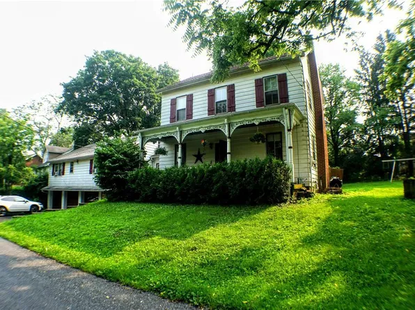 5454 Mauser St, Laurys Station, PA 18059