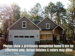 827 N Southerland Peak Dr N, Raeford, NC 28376