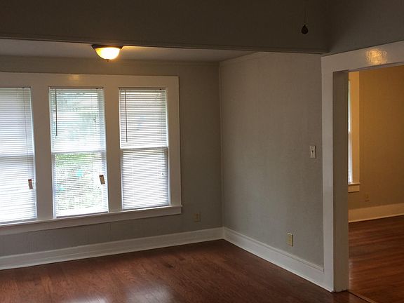 2nd image of 206 Weaver St