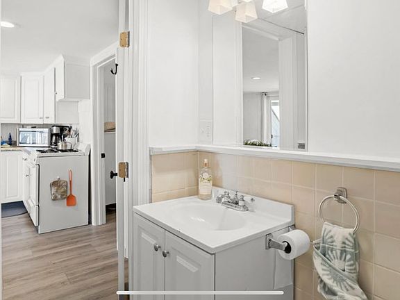 5th image of 14 Atlantic Ave #3