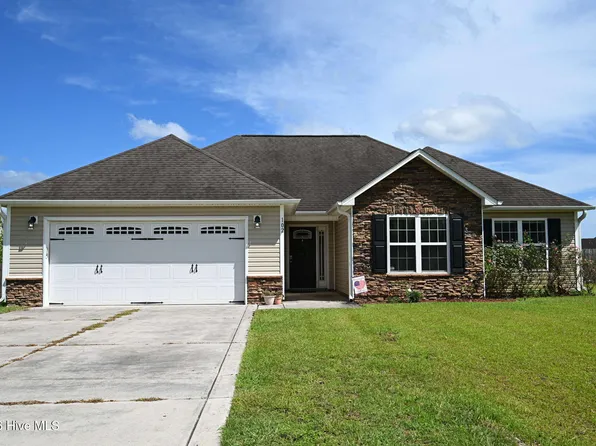102 Prelude Drive, Richlands, NC 28574
