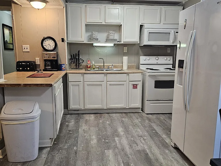 133 Hopkins Blvd #A — Photo 17