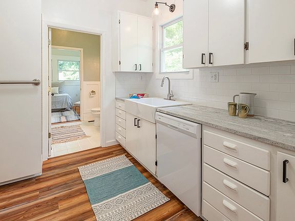 4th image of 76 Houston St