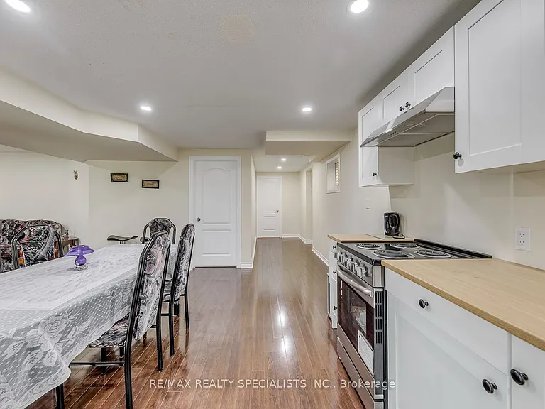 5486 Landsborough Ave — Photo 19