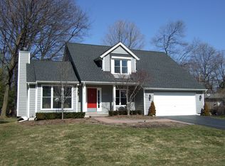 2328 Renfrew Ave, Sylvan Lake, MI 48320
