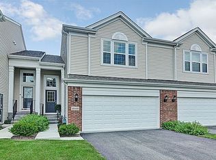 10S428 Carrington Cir, Burr Ridge, IL 60527