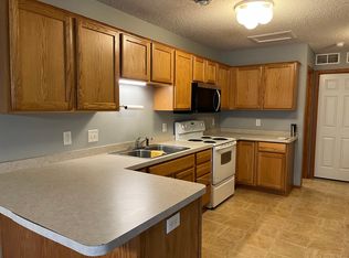 2643 Yellowstone Dr #4, Hastings, MN 55033