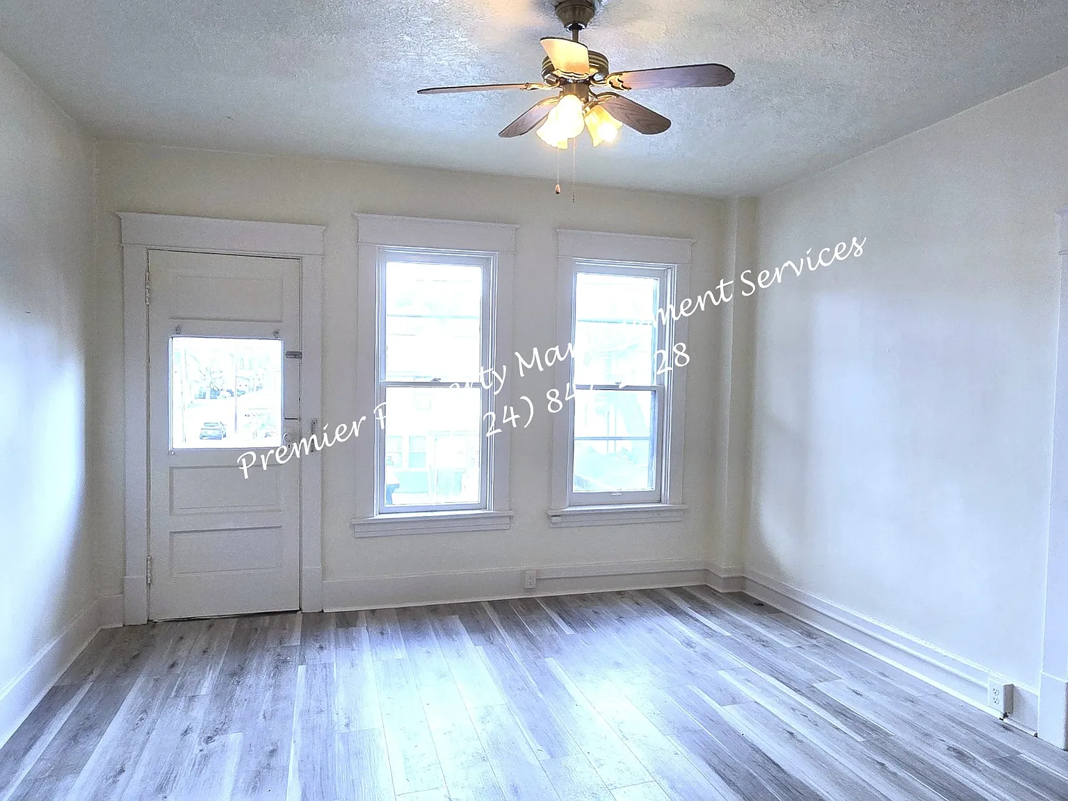 331 W North St — Photo 3