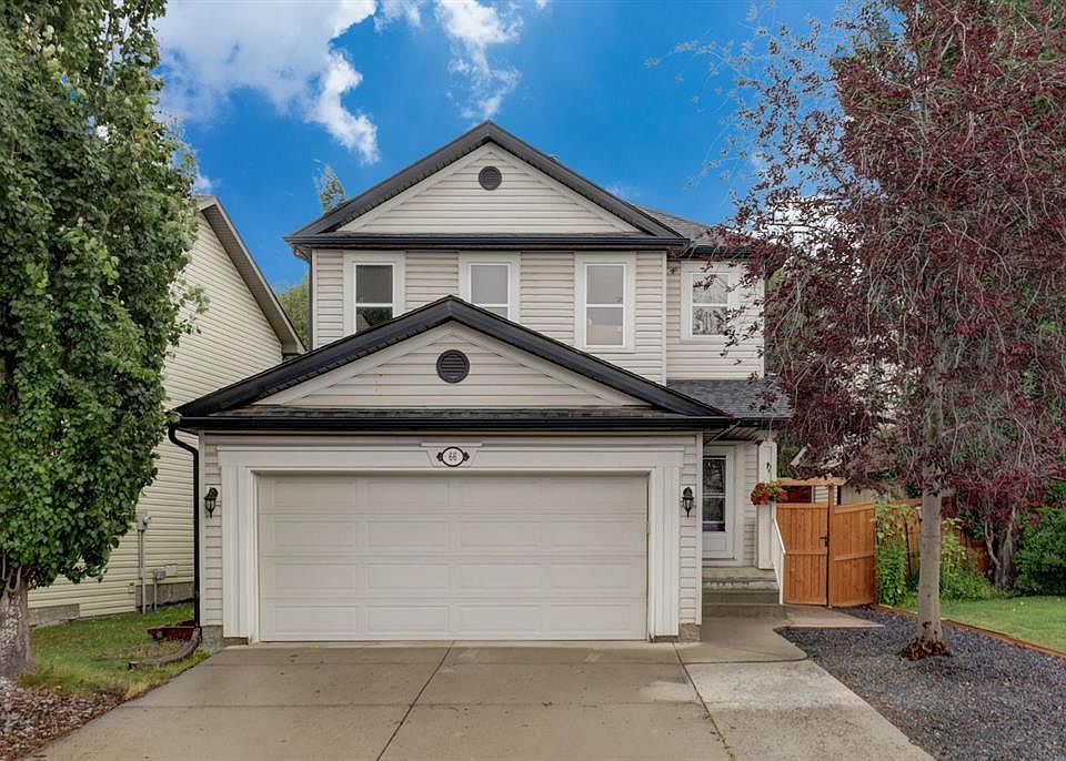 1st image of 66 E Copperfield Close SE