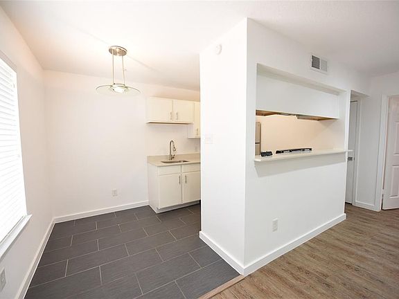 3rd image of 5408 Reiger Ave APT 104