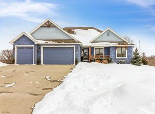 706 N S Ct, Indianola, IA 50125