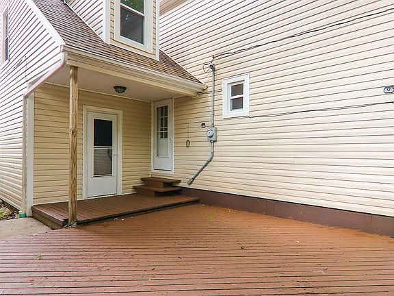 4th image of 141 Eldred Ave