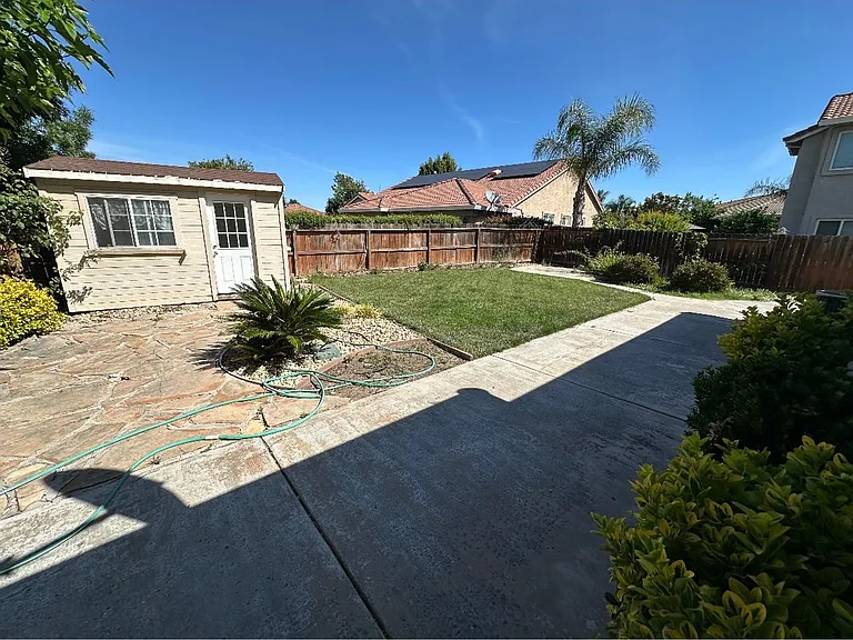 2329 Carol Ann Dr — Photo 20