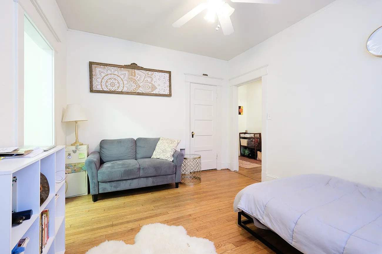 Charming Capitol Hill studio — Photo 3