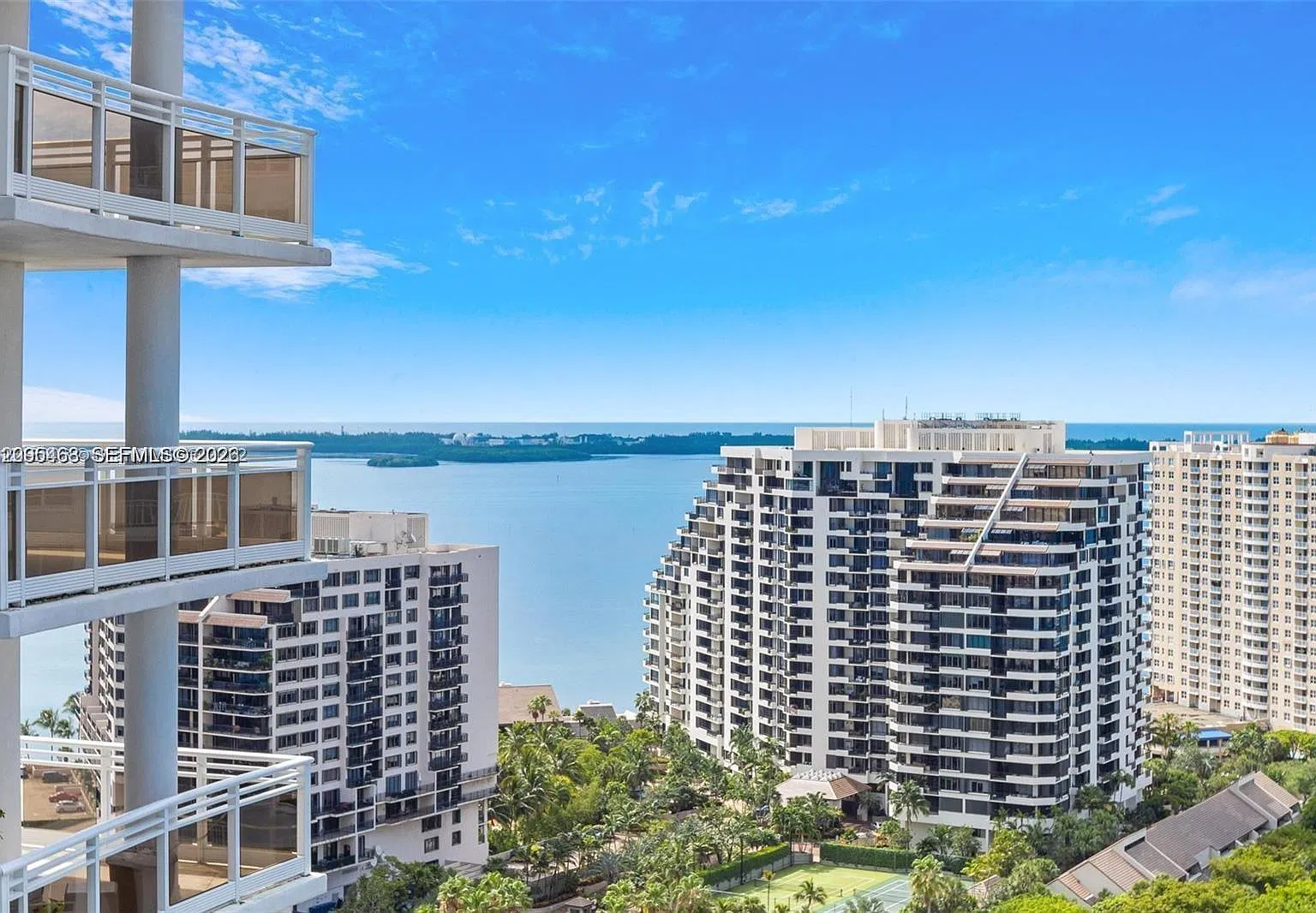 Carbonell Condo — Photo 1