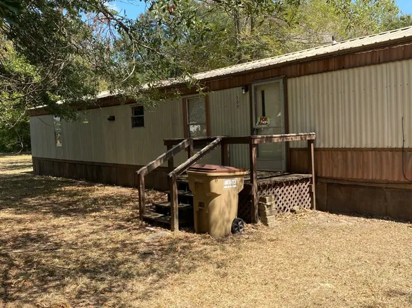 300 E 1st St, Hooks, TX 75561