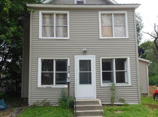 127 S 6th St, Rochelle, IL 61068