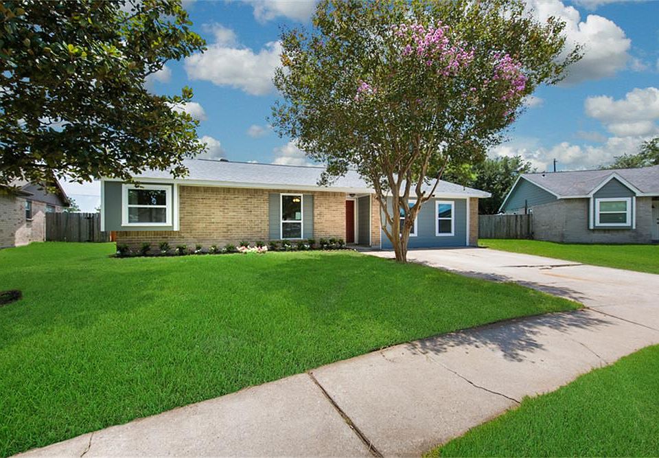 1st image of 2809 Moss Ln