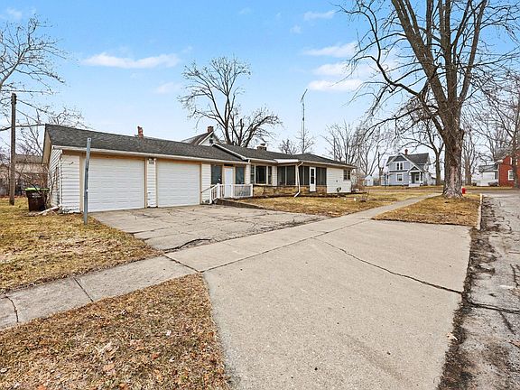 2nd image of 102 Tyrrell St