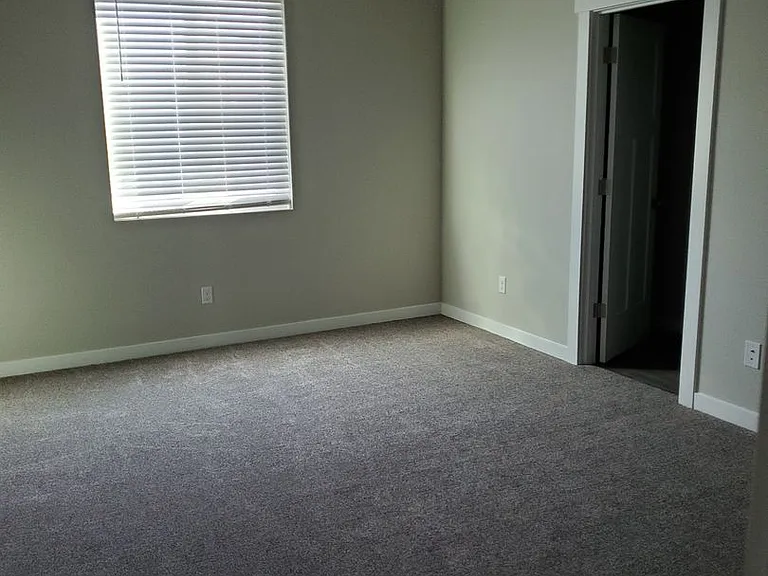 1004 W Kristine St — Photo 6